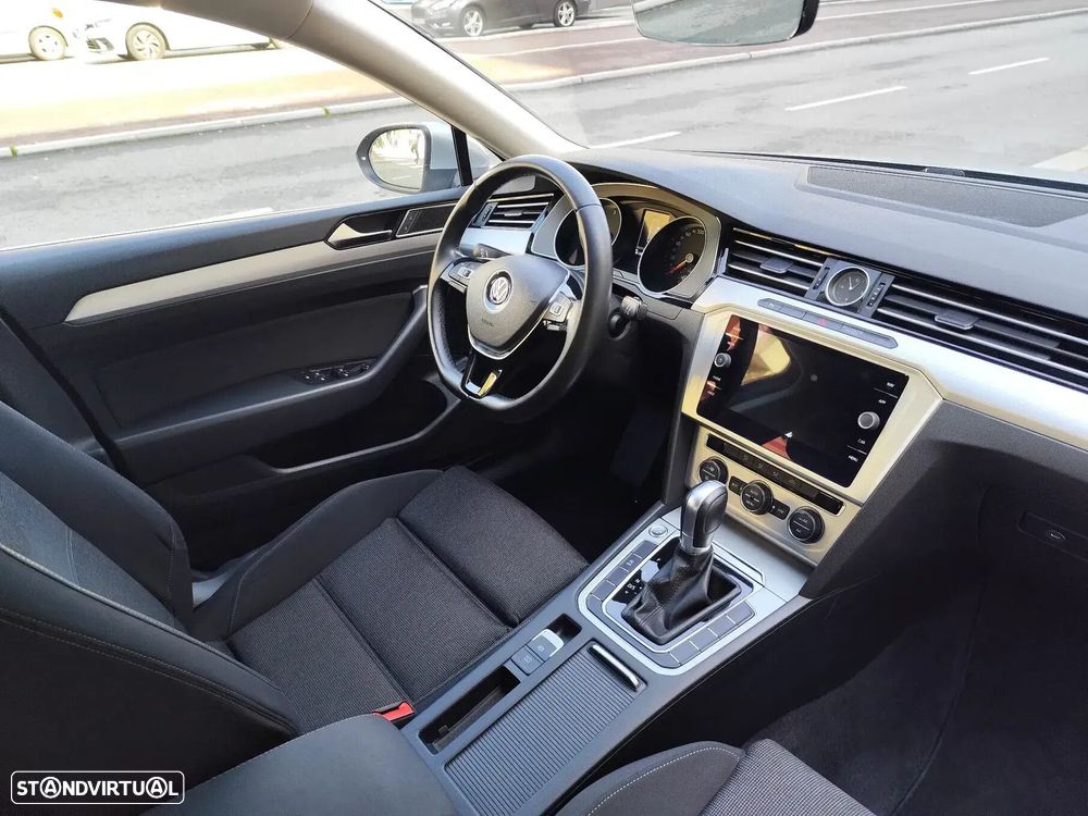 VW Passat Variant 2.0 TDI Confortline DSG - 19