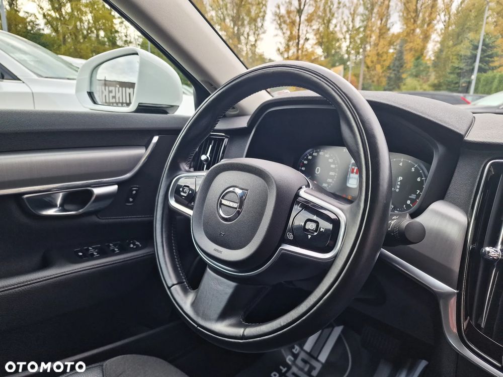 Volvo S90 T4 Geartronic Momentum Pro - 33