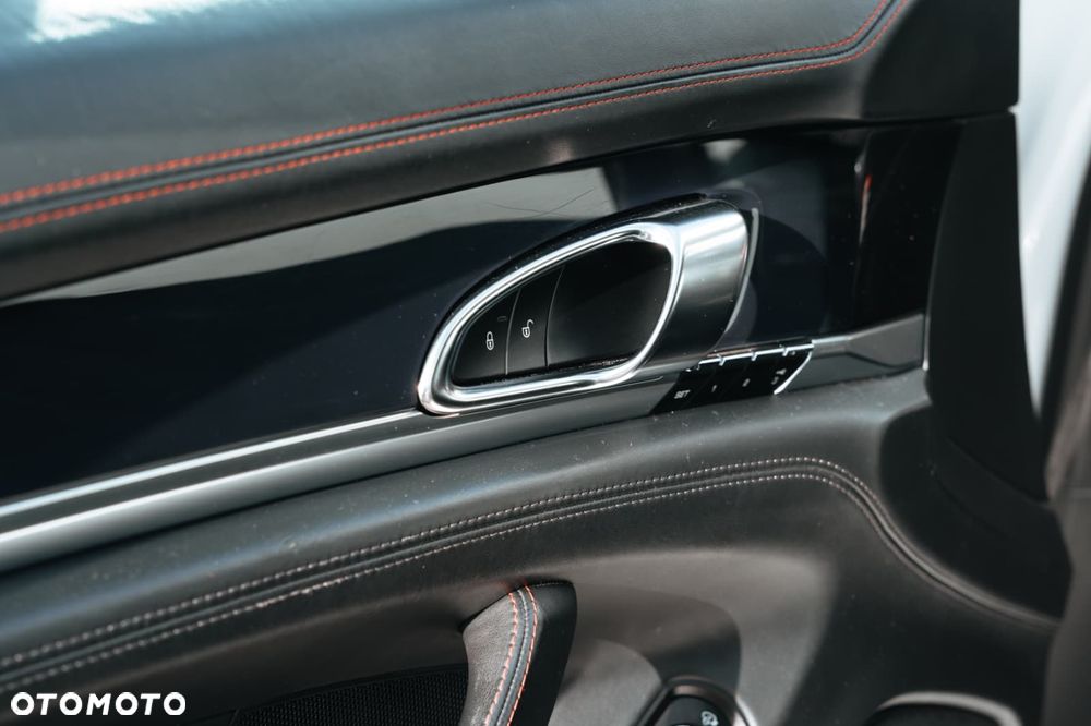 Porsche Panamera GTS PDK - 17