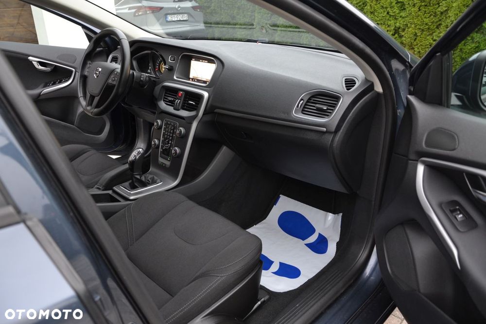 Volvo V40 D2 Drive-E SCR Momentum - 17