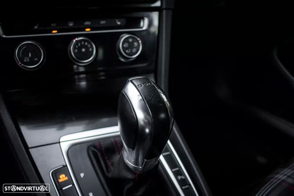 VW Golf 2.0 TSi GTi DSG - 27