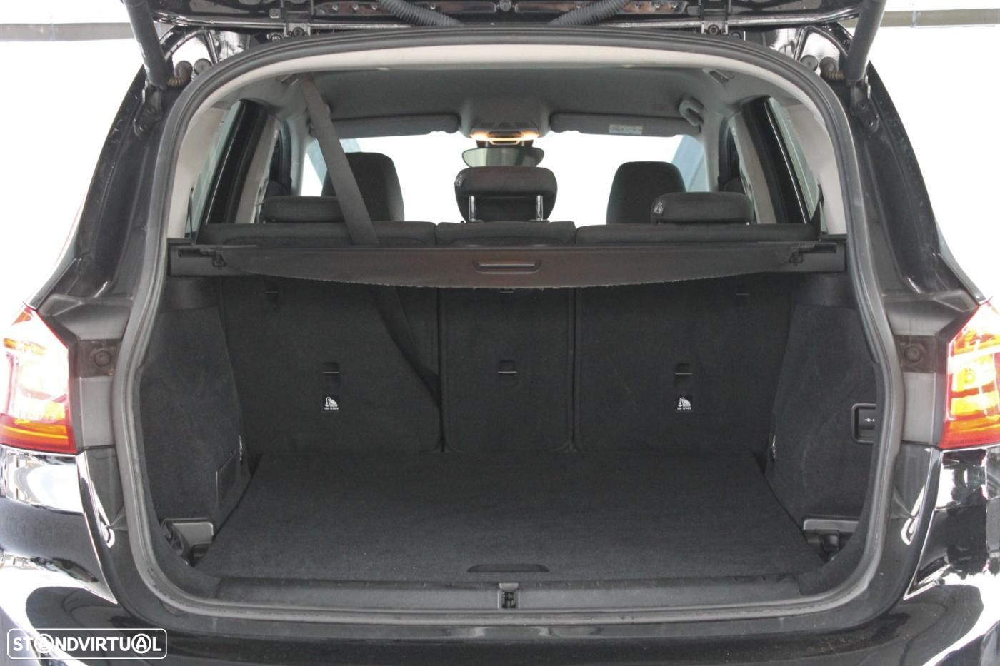 BMW 216 Gran Tourer d Advantage Auto - 39