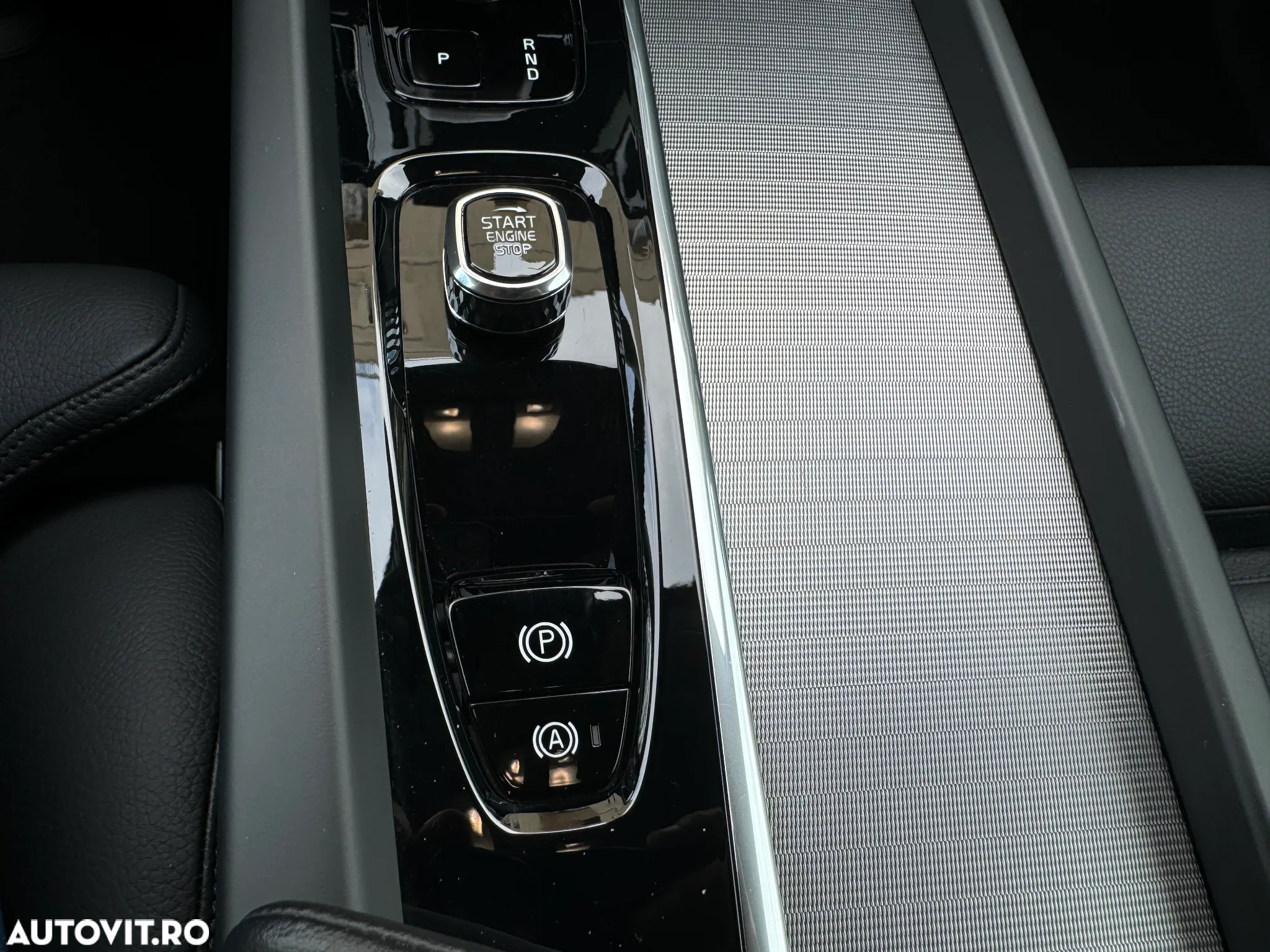 Volvo XC 60 B4 MHEV AT FWD Core - 13