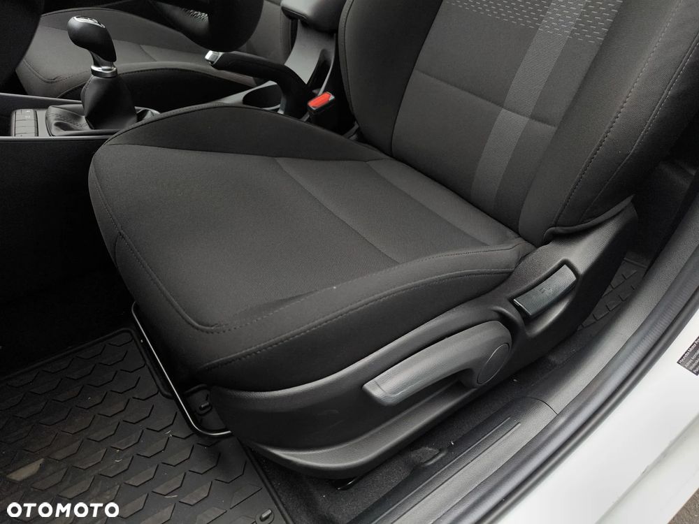 Hyundai i20 1.2 Modern - 12