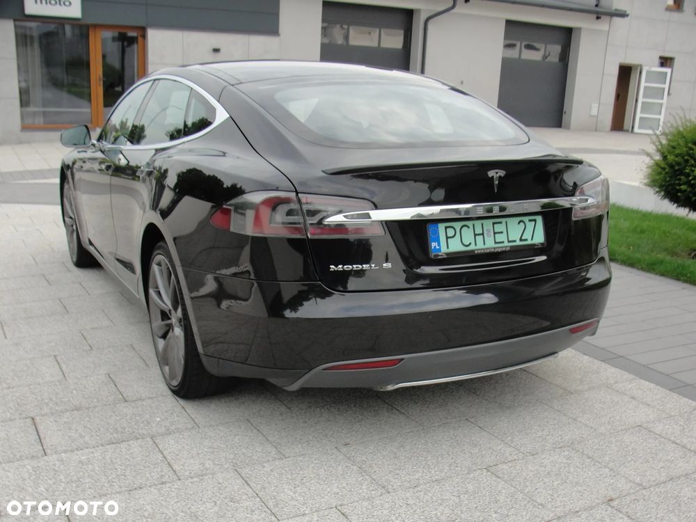 Tesla Model S - 2