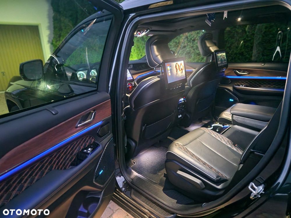 Jeep Grand Cherokee - 11