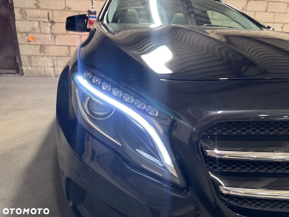 Mercedes-Benz GLA 250 4Matic 7G-DCT AMG Line - 16