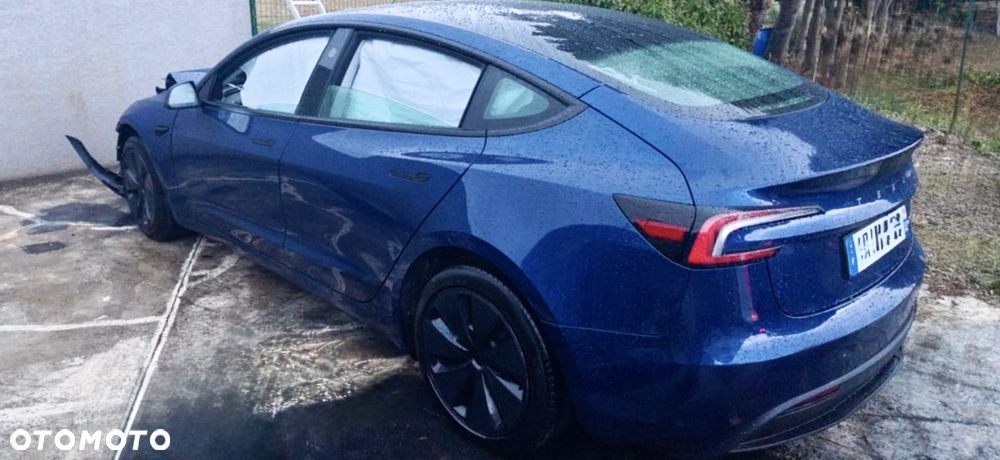 Tesla Model 3 2024 photo 4