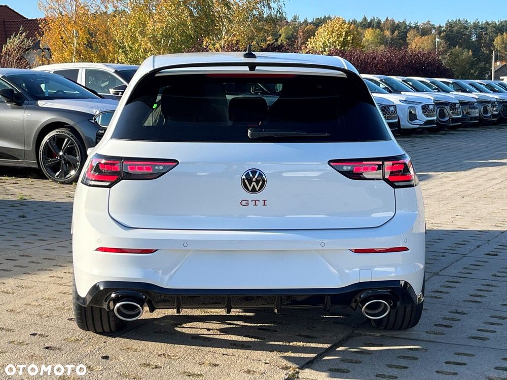 Volkswagen Golf - 5