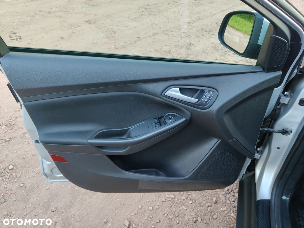 Ford Focus 1.5 EcoBoost Titanium ASS - 25