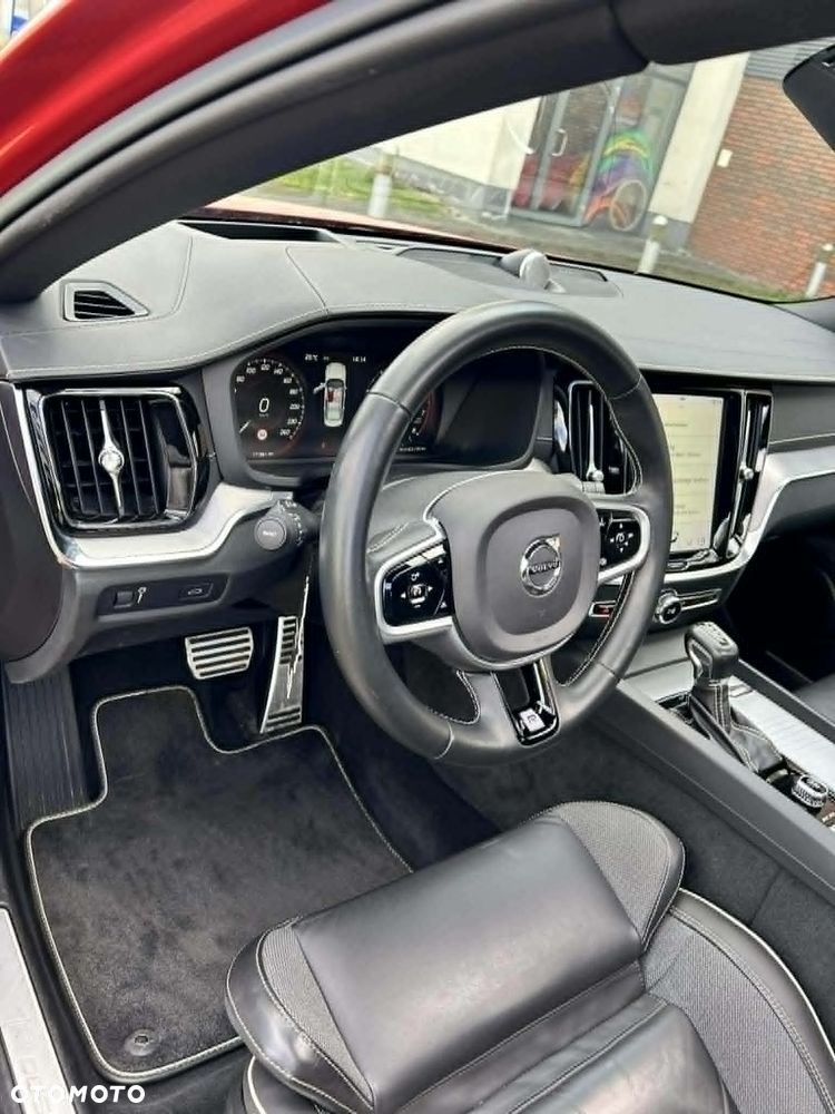 Volvo S60 T5 R-Design - 18