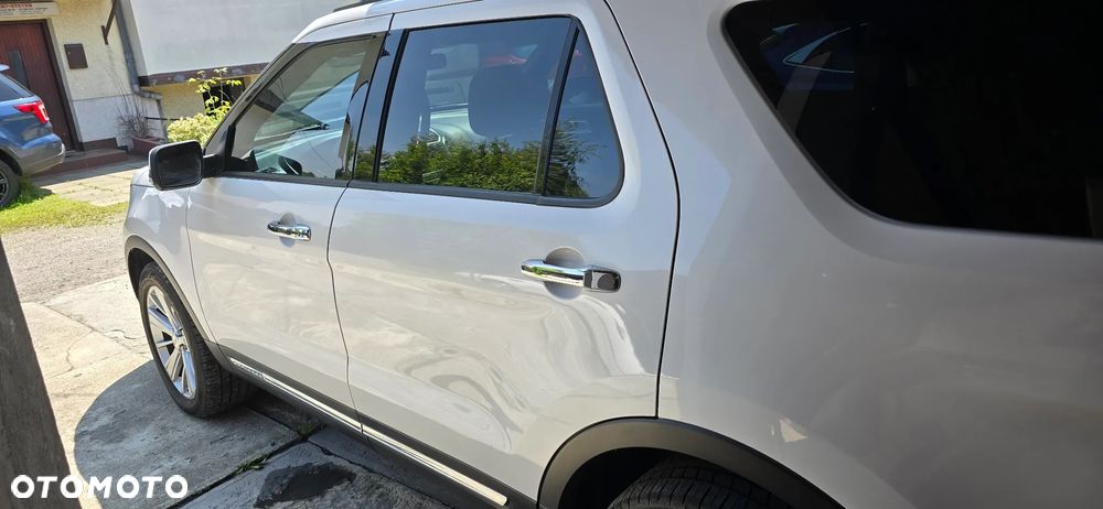 Ford Explorer - 4