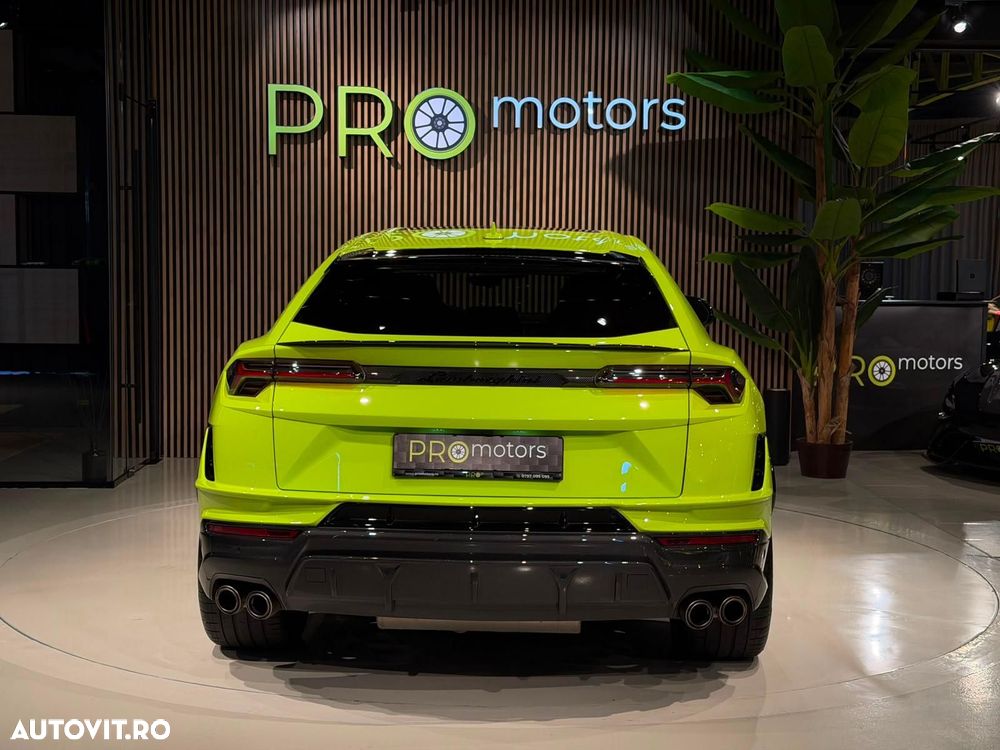 Lamborghini URUS - 12