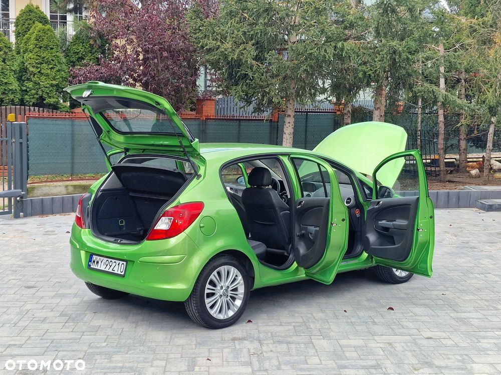 Opel Corsa 1.4 16V Cosmo - 5