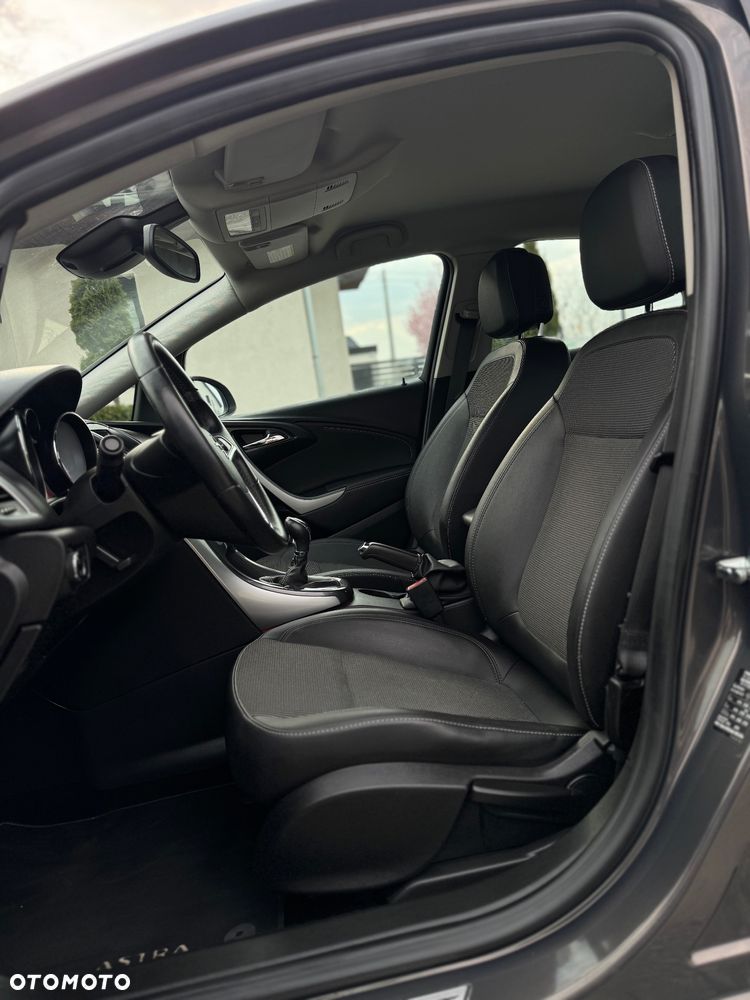 Opel Astra 1.4 T Cosmo - 22