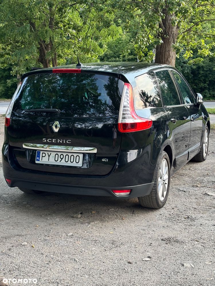 Renault Scenic 2.0 dCi Bose - 11