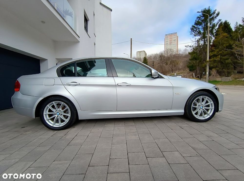 BMW Seria 3 320i - 18