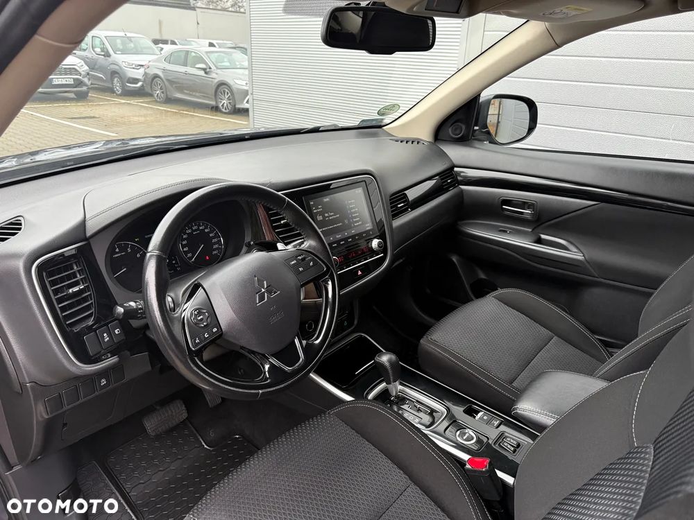 Mitsubishi Outlander 2.0 Intense + SDA 4WD CVT - 9