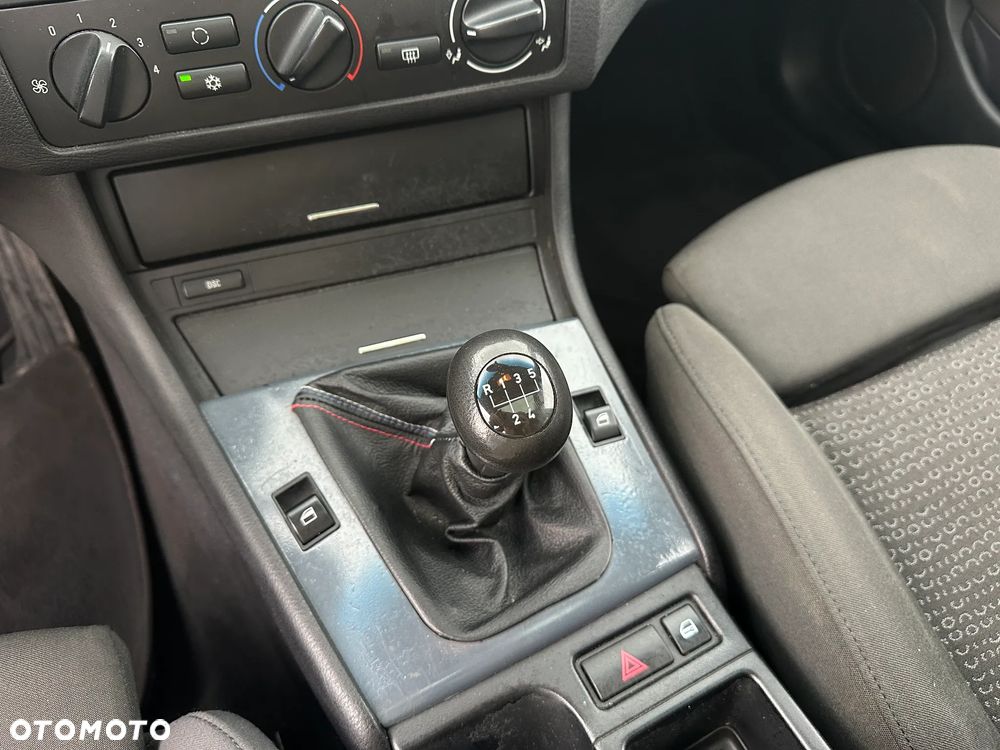 BMW Seria 3 316i - 17