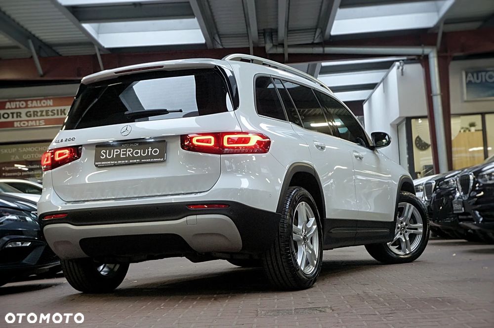 Mercedes-Benz GLB 200 7G-DCT - 11