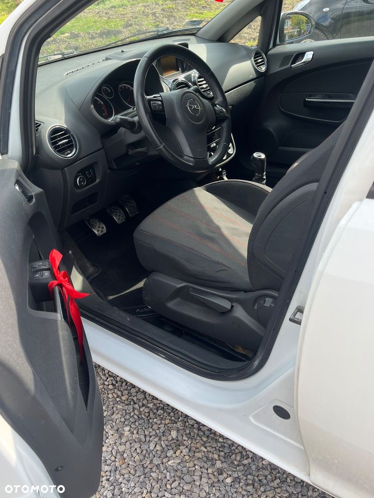 Opel Corsa 1.4 16V Enjoy - 19