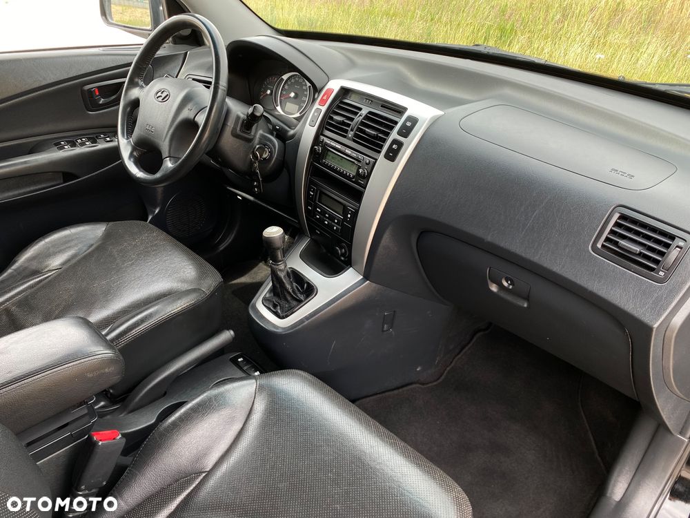Hyundai Tucson 2.0 2WD GLS Navi - 25
