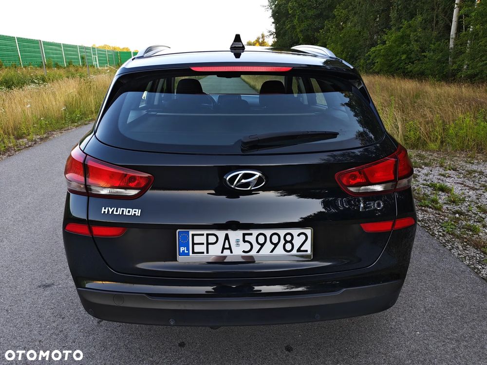 Hyundai i30 blue Kombi 1.6 CRDi Premium - 11