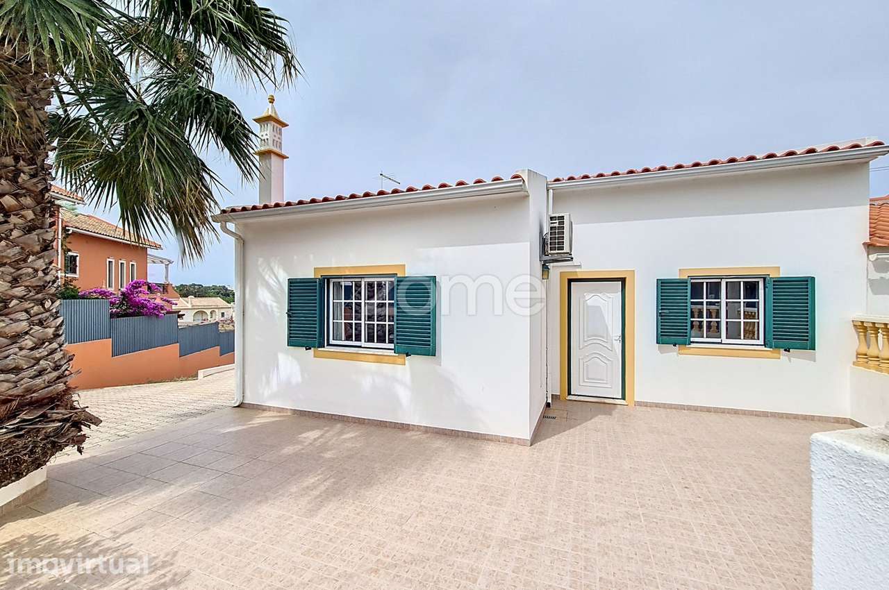 Moradia T2 de Gaveto na Balaia - Albufeira