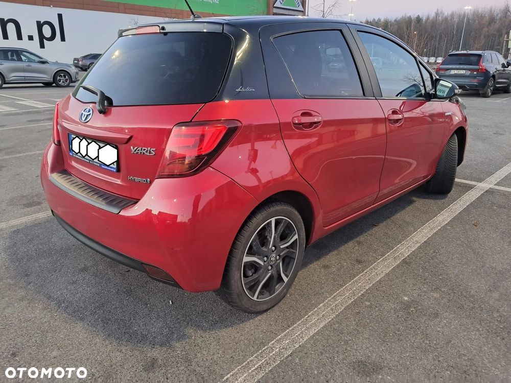Toyota Yaris Hybrid 100 Selection Passion - 3