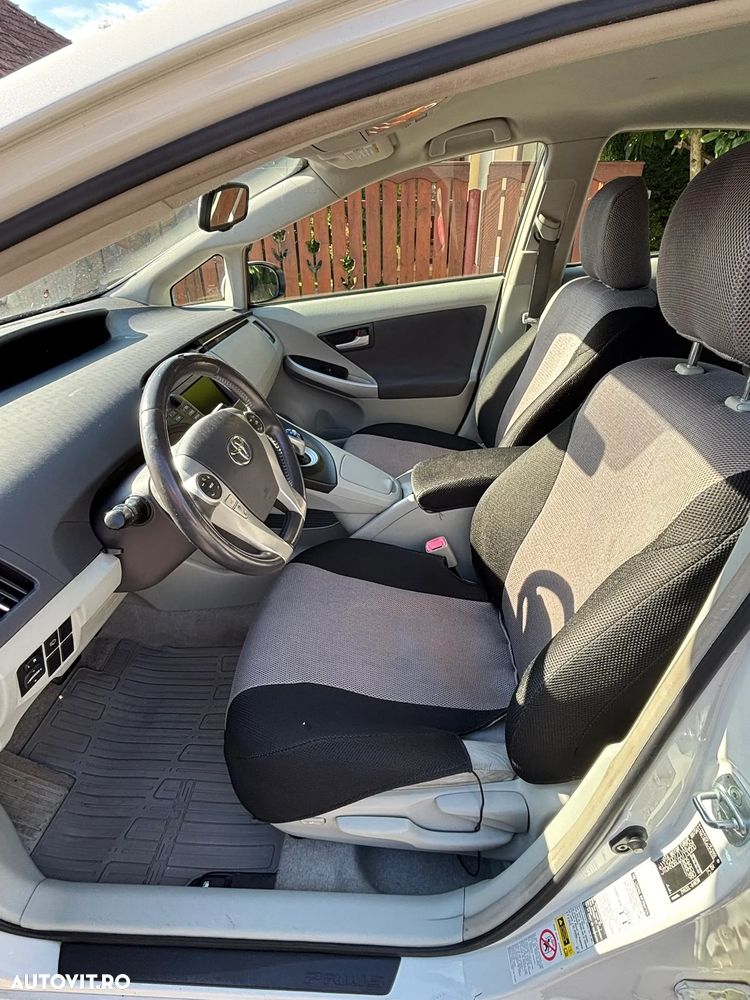 Toyota Prius HSD Sol - 6