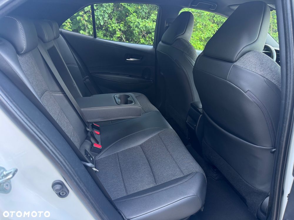 Toyota Corolla 1.8 Hybrid Executive - 24