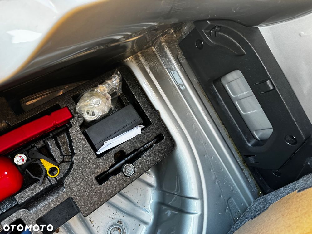 Volkswagen up! 1.0 TSI GTI - 27