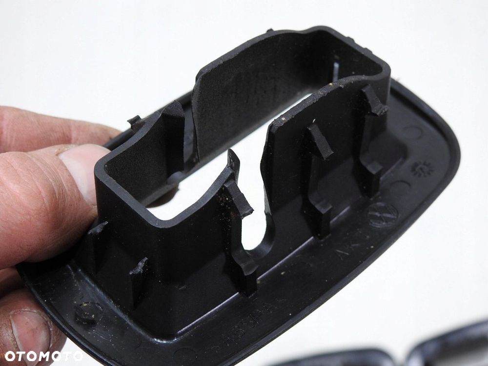 ZAŚLEPKA OSŁONA FOTELA TYŁ VW TOURAN I LIFT - 5