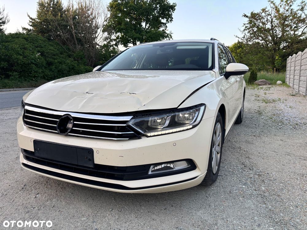 Volkswagen Passat 2.0 TDI (BlueMotion Technology) DSG Comfortline - 12