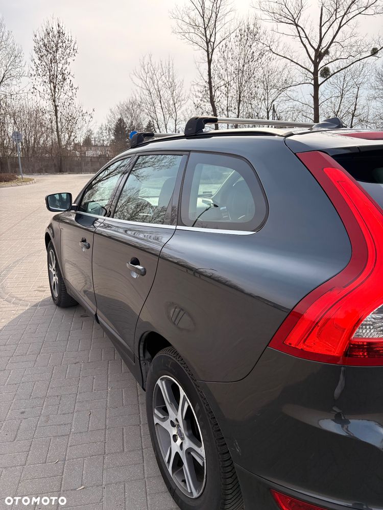 Volvo XC 60 D5 AWD Momentum - 6