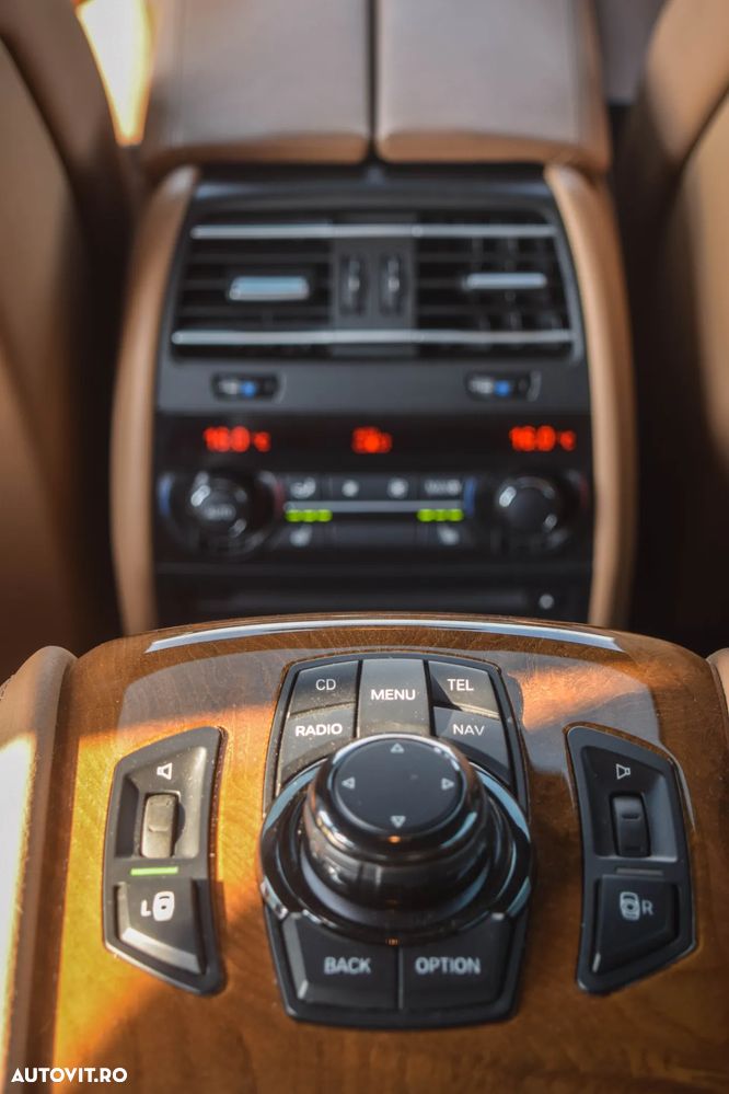 BMW Seria 7 750i Aut. - 14