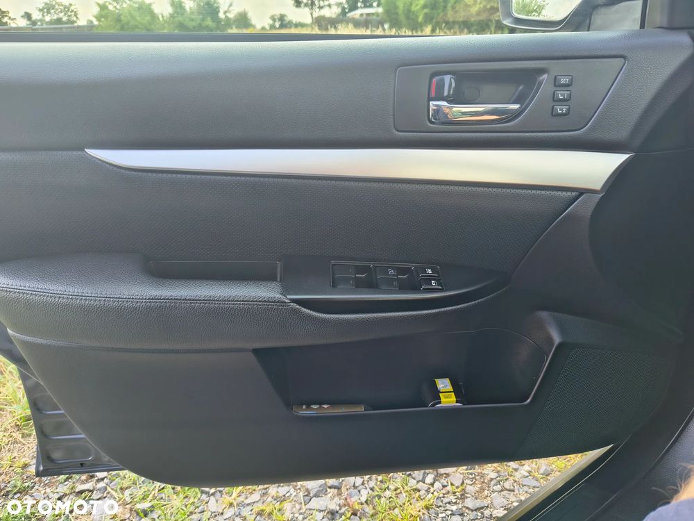 Subaru Legacy - 11