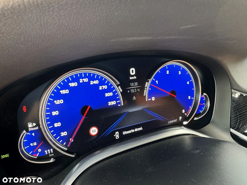 BMW Seria 7 740d xDrive - 27