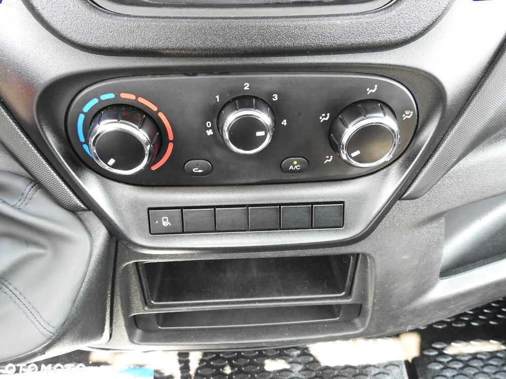 Iveco DAILY 35C13 WYWROTKA TEMPOMAT KLIMATYZACJA BLIŹNIACZE KOŁA  130KM - 38