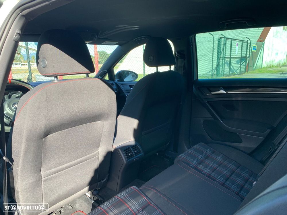 VW Golf 2.0 TSi GTi - 12