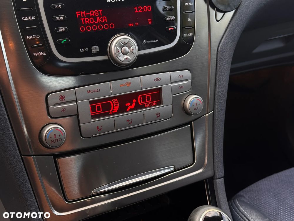 Ford Mondeo - 25