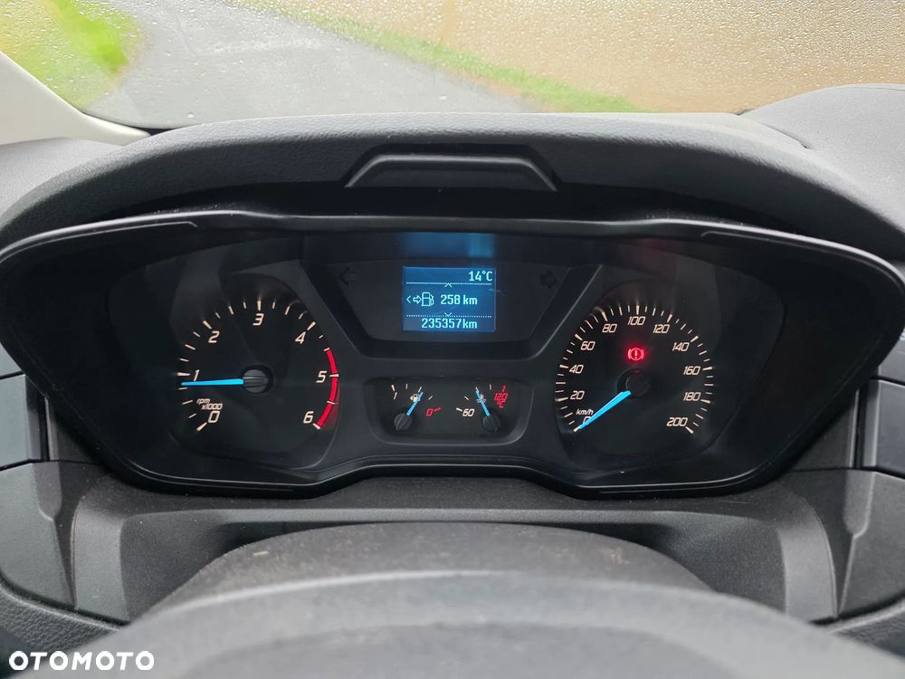Ford Transit - 13