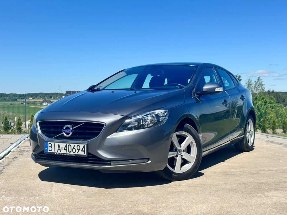Volvo V40 T3 Momentum - 1