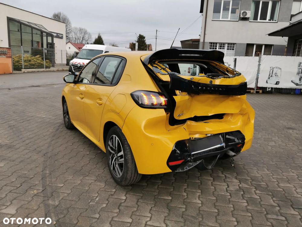 Peugeot 208 PureTech 100 EAT8 Allure - 14