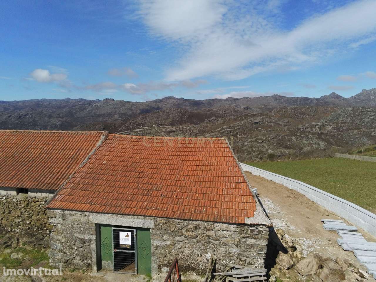Terreno com Ruina em Pitão das Junias, zona do geres - Grande imagem: 4/39