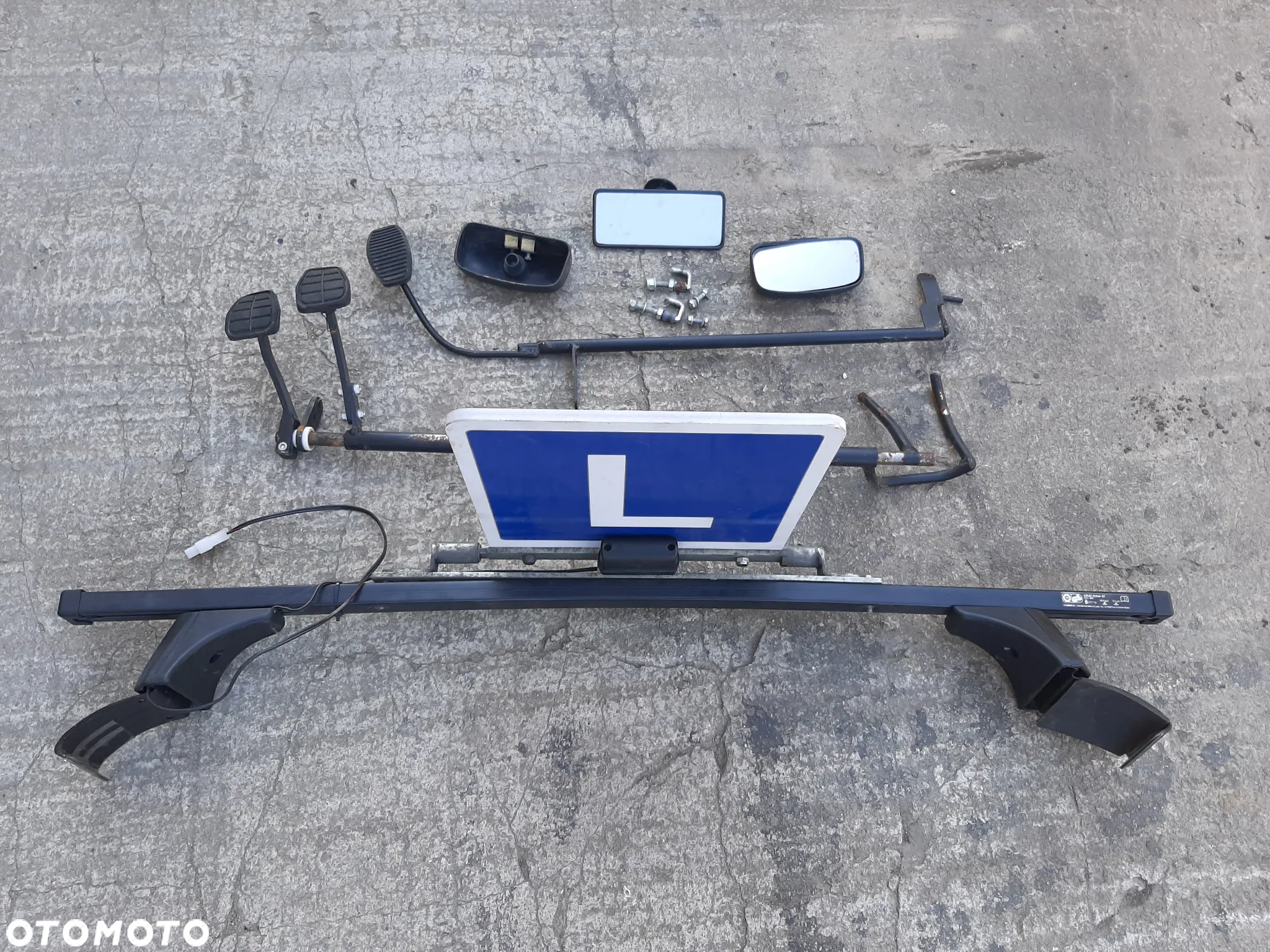 Toyota Yaris IV 2020 - 2025r pedały lusterka nauka jazdy - 4
