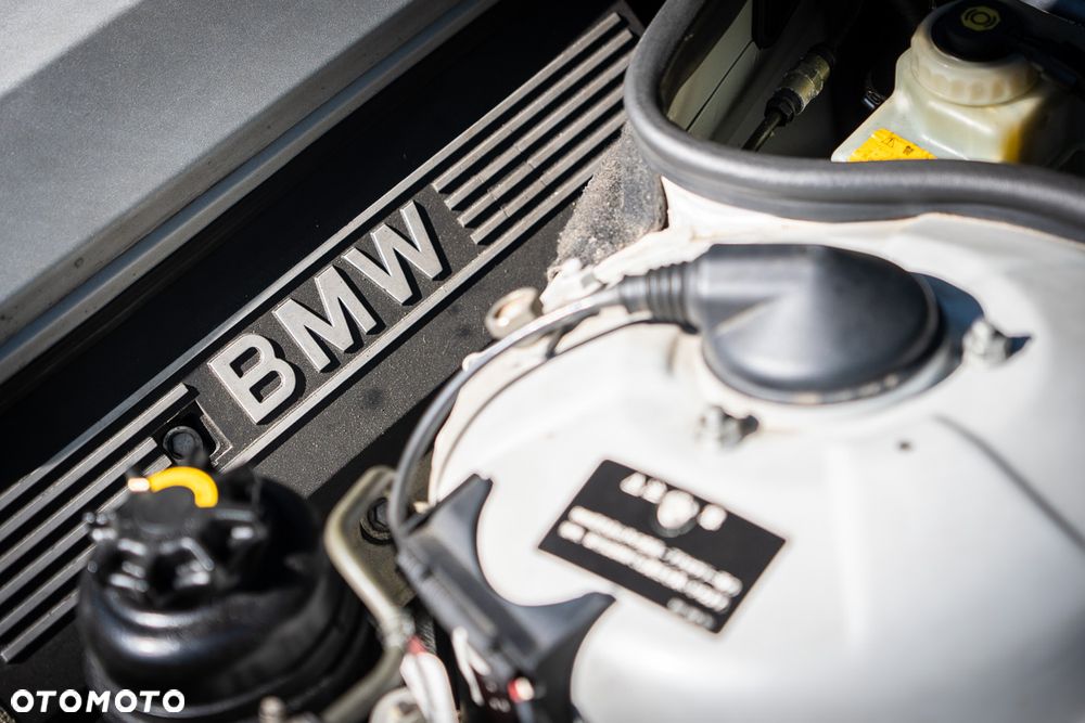 BMW Seria 7 735i - 16