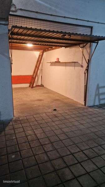 Garagem para arrendar alugar - Grande imagem: 3/8