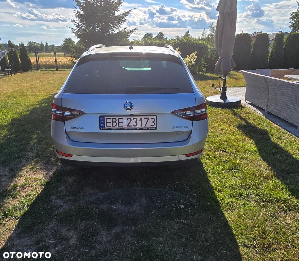 Skoda Superb 2.0 TDI 4x4 Style DSG - 4