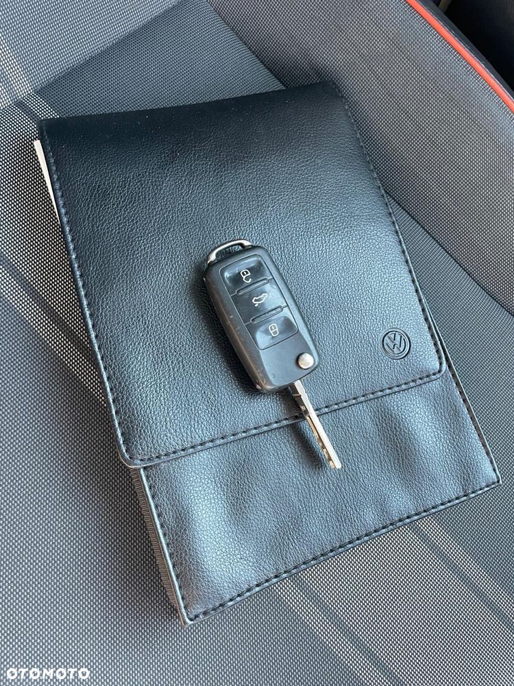 Volkswagen up! groove - 19